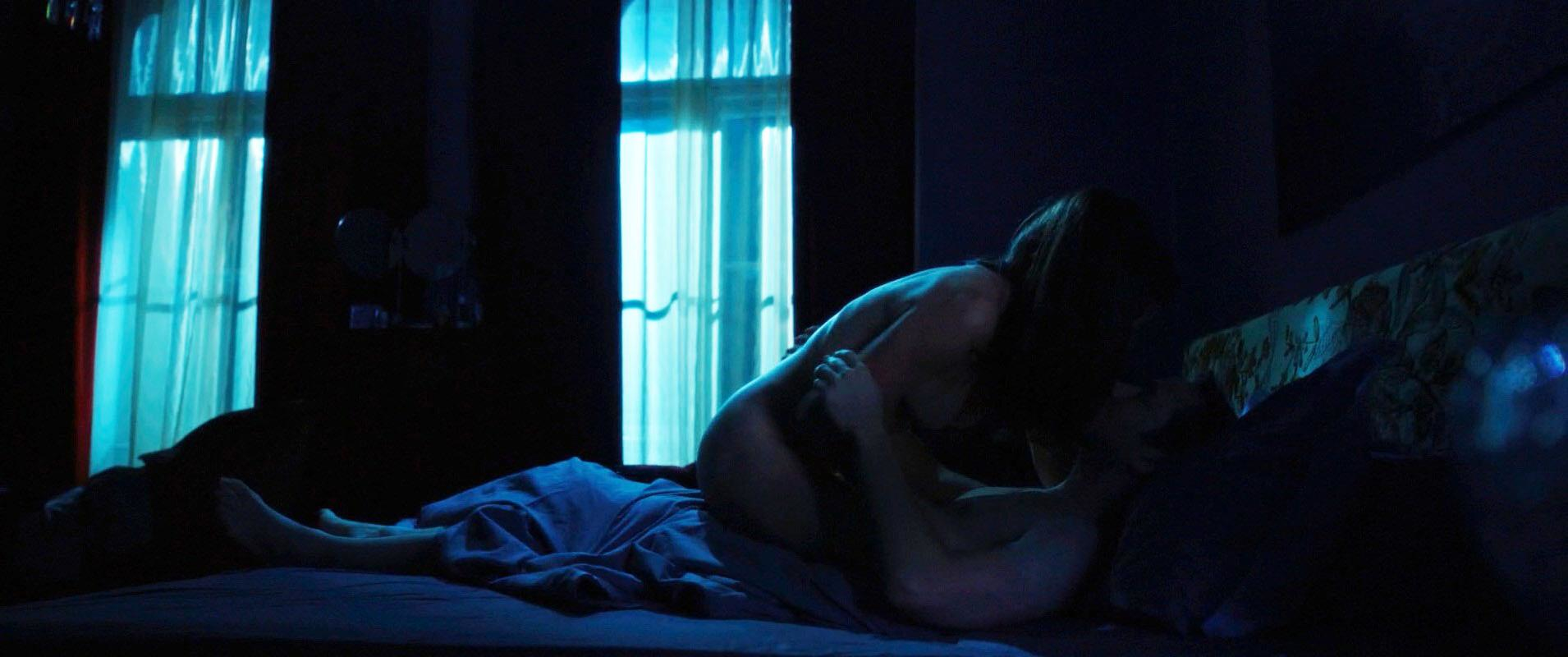 Shailene Woodley nude - Snowden (2016)
