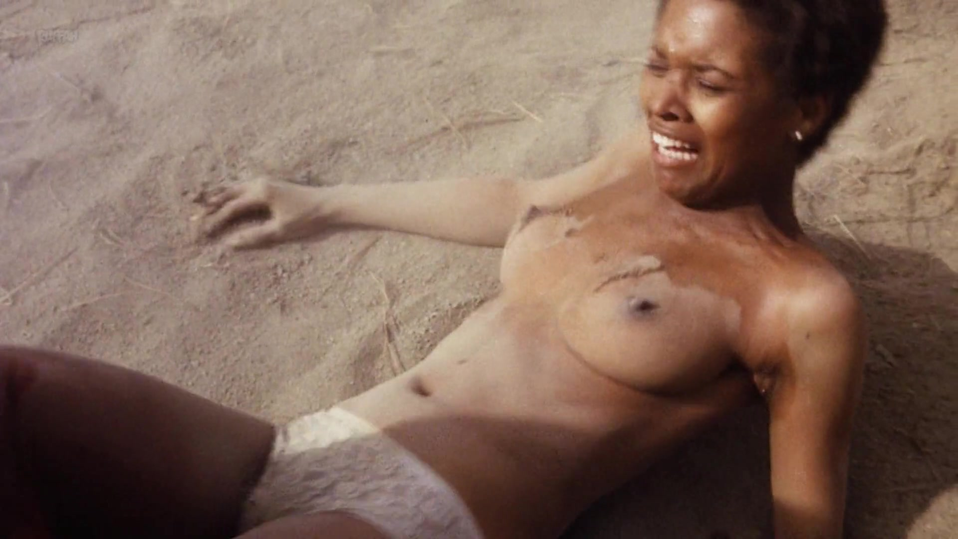 Jeannie Bell nude, Lola Falana тude - Klansman (1974)