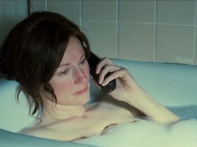 Laura Linney sexy - The Savages (2007)