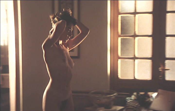 Claudia Gerini nude - Il gioco (2001)