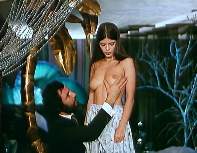 Julia Perrin nude - Les Clientes (1982)