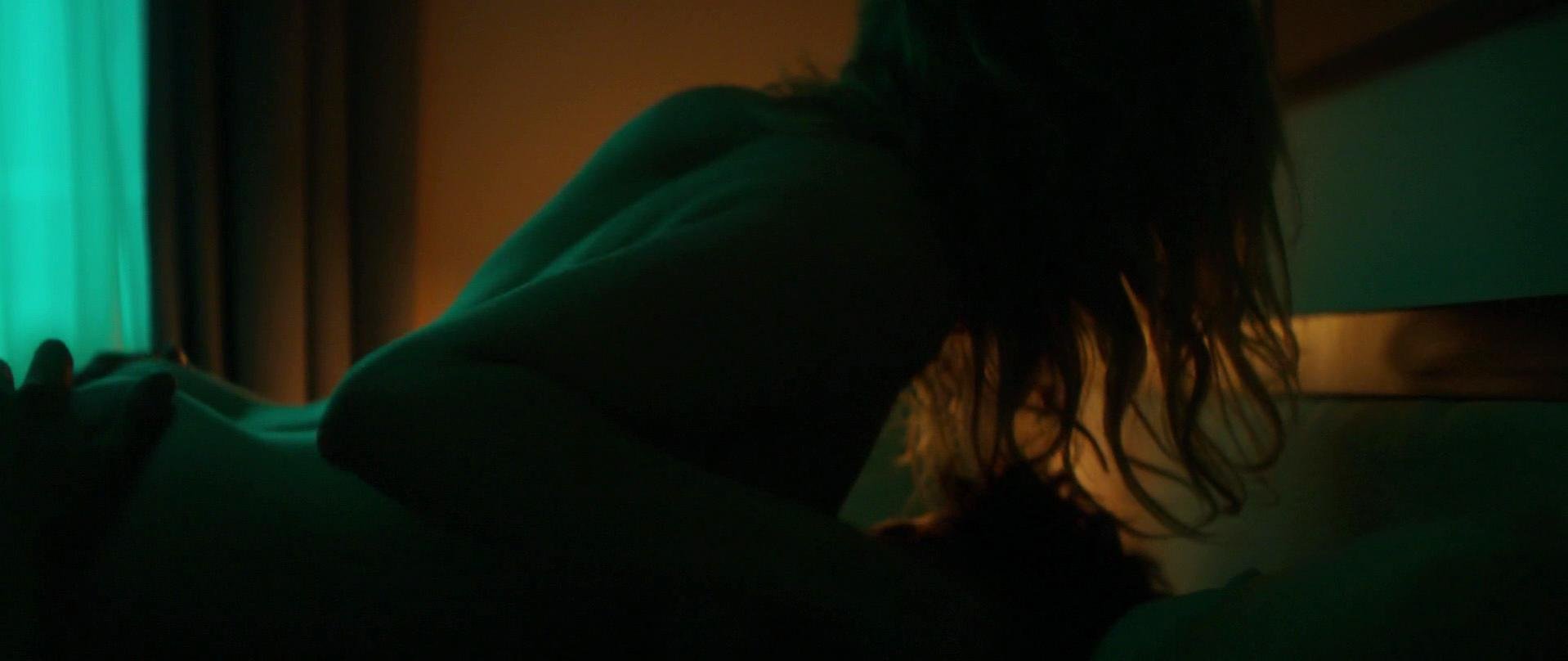 Eliza Taylor nude - The November Man (2014)