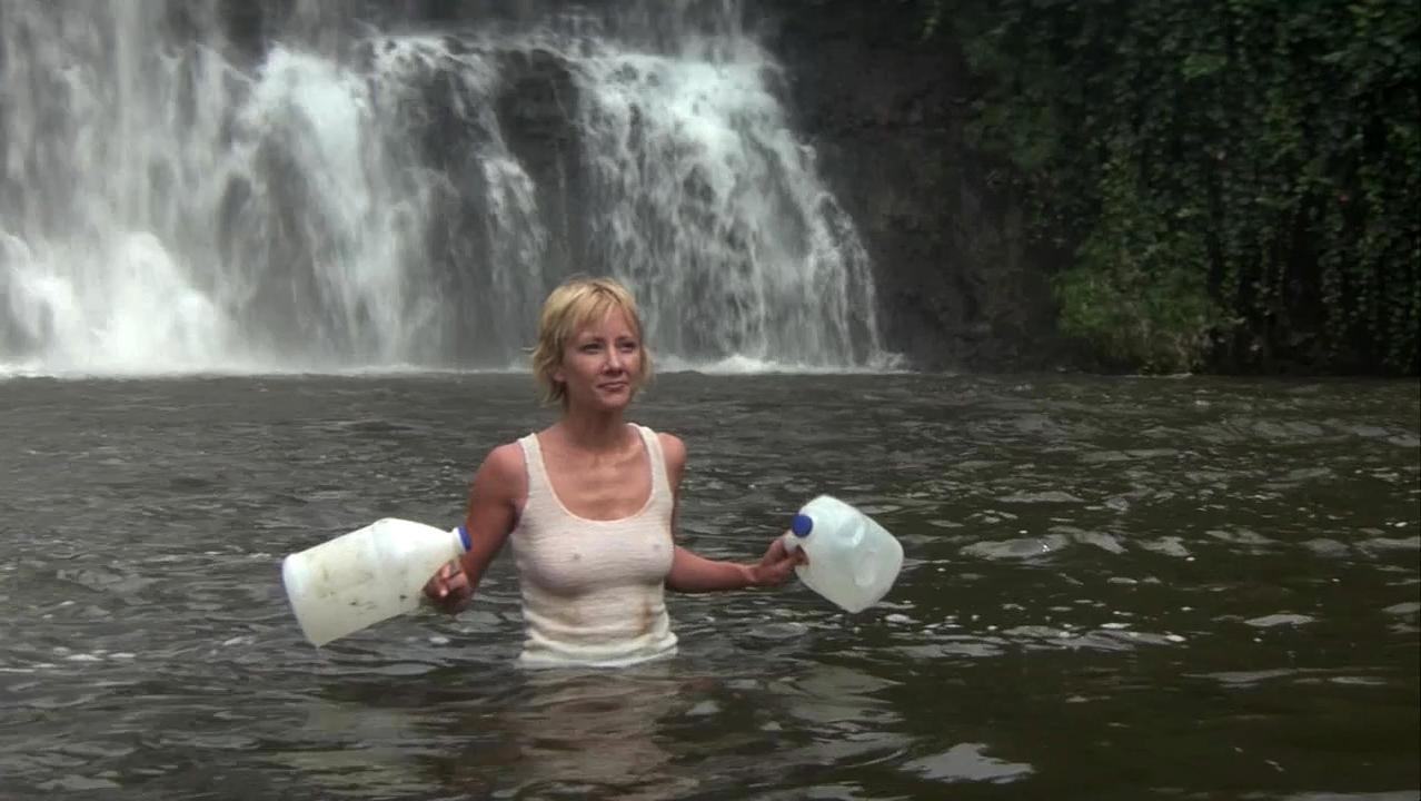 Anne Heche sexy - Six Days, Seven Nights (1998)