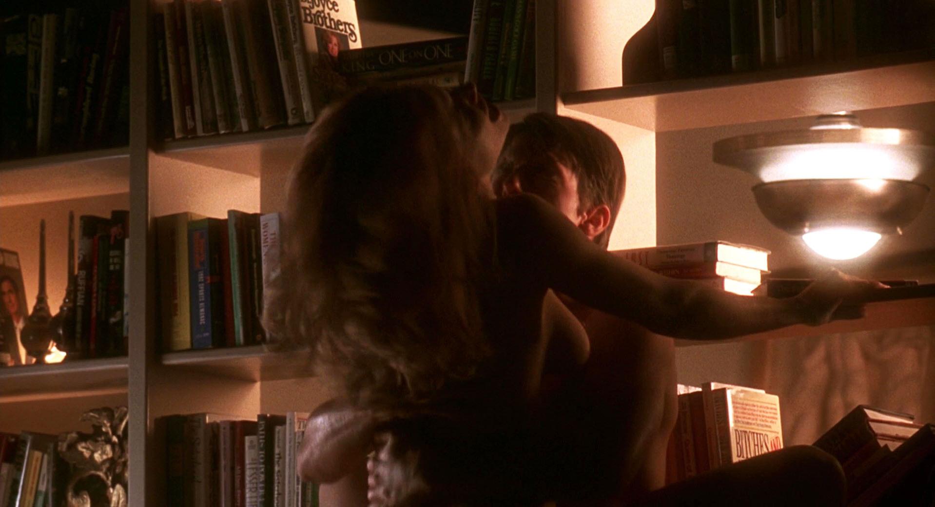 Kelly Preston nude - Jerry Maguire (1996)