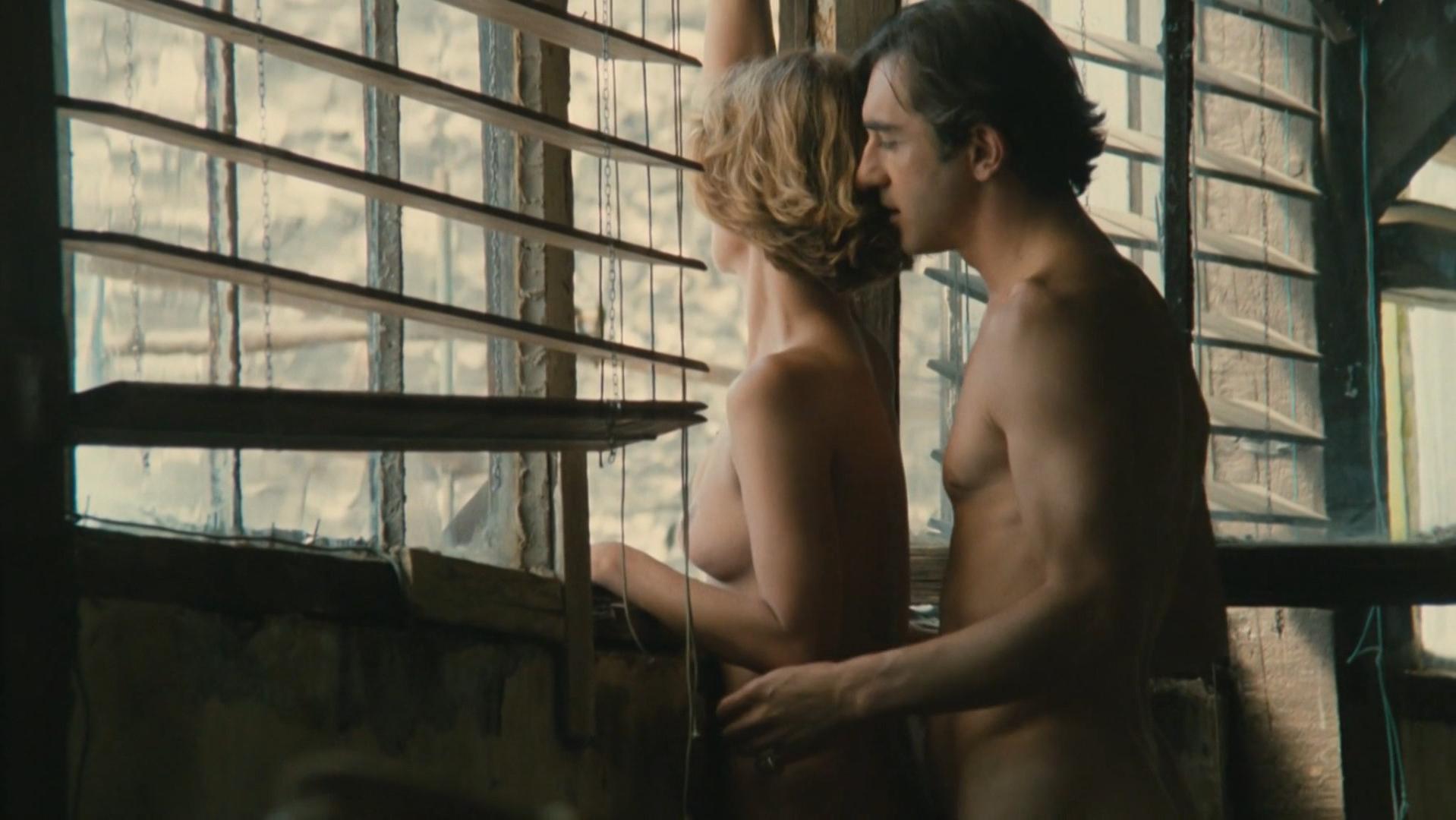 Nicole Garcia nude, Anemone nude - Peril (1985)