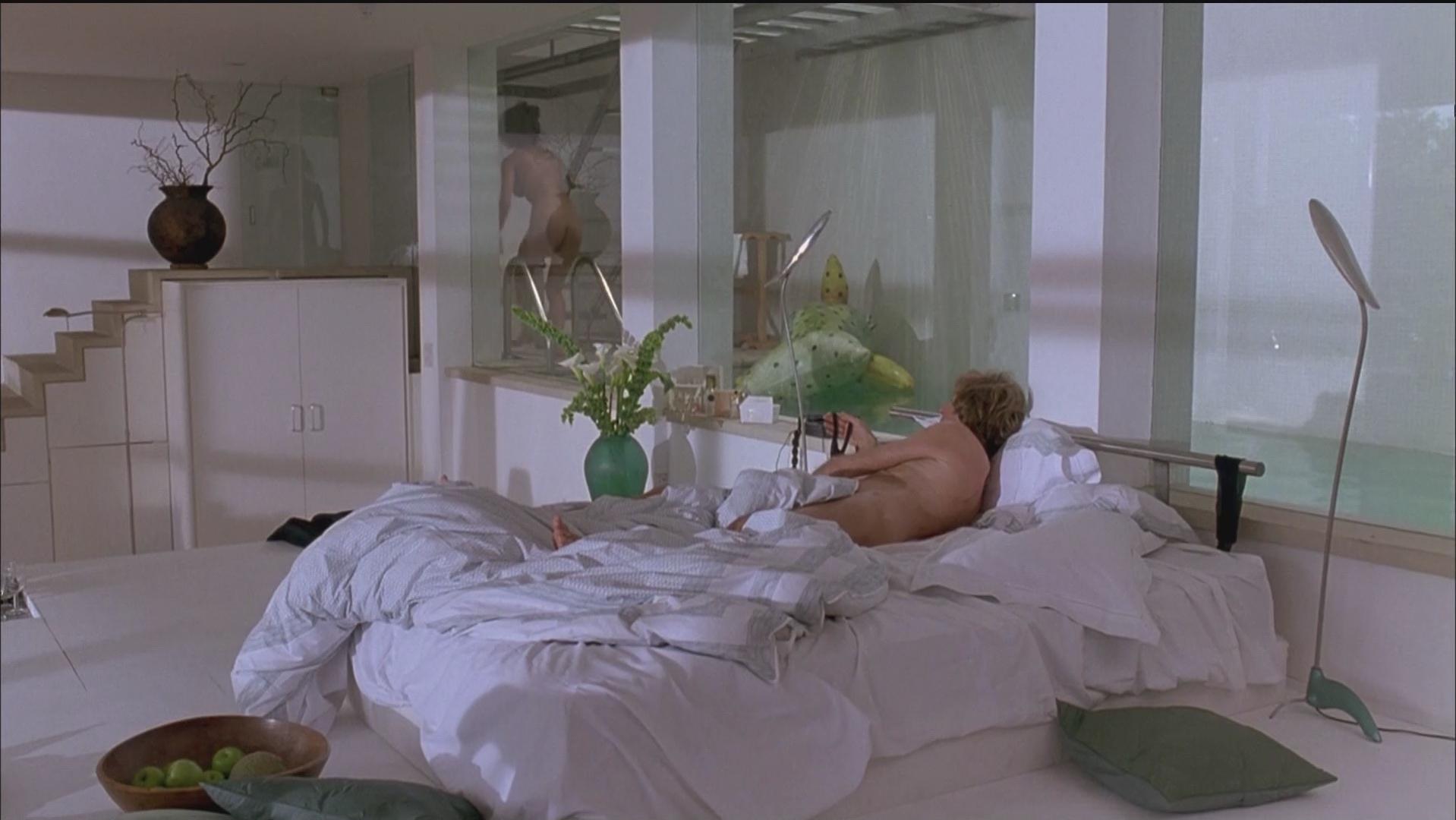 Catherine Zeta-Jones nude - Splitting Heirs (1993)