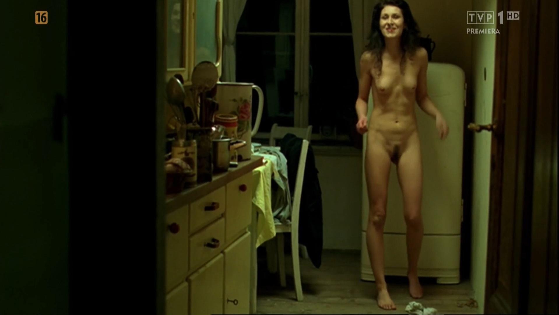 Agnieszka Grochowska nude, Monika Radziwon nude - Nie Opuszczaj Mnie (2009)
