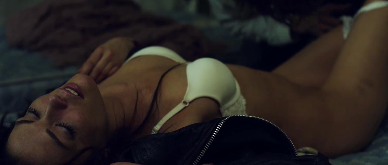 Taylor Cole nude, Rumer Willis sexy - The Ganzfeld Haunting (2014)