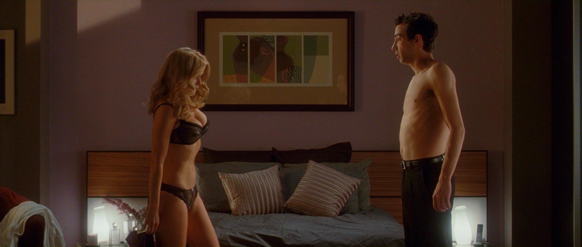 Alice Eve sexy - She's Out of My League (2010)