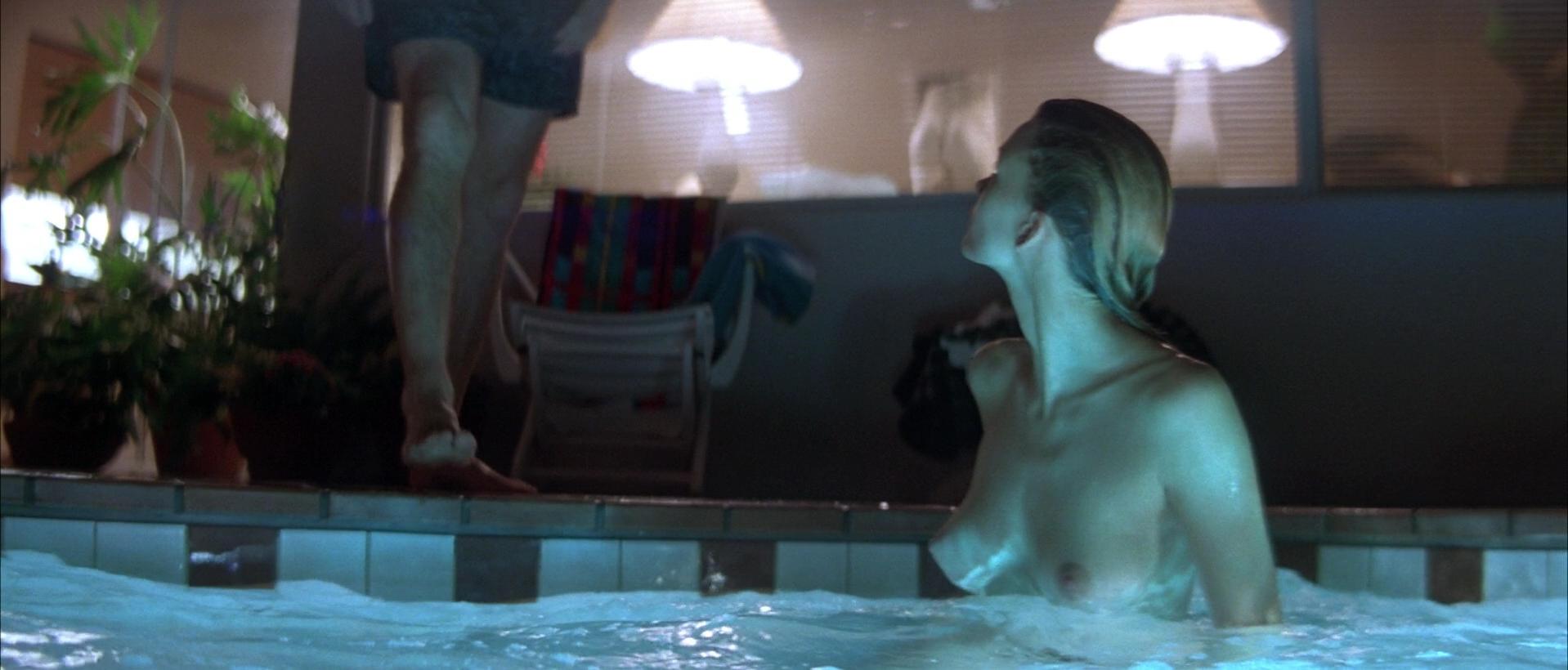 Natasha Henstridge nude - Species (1995)