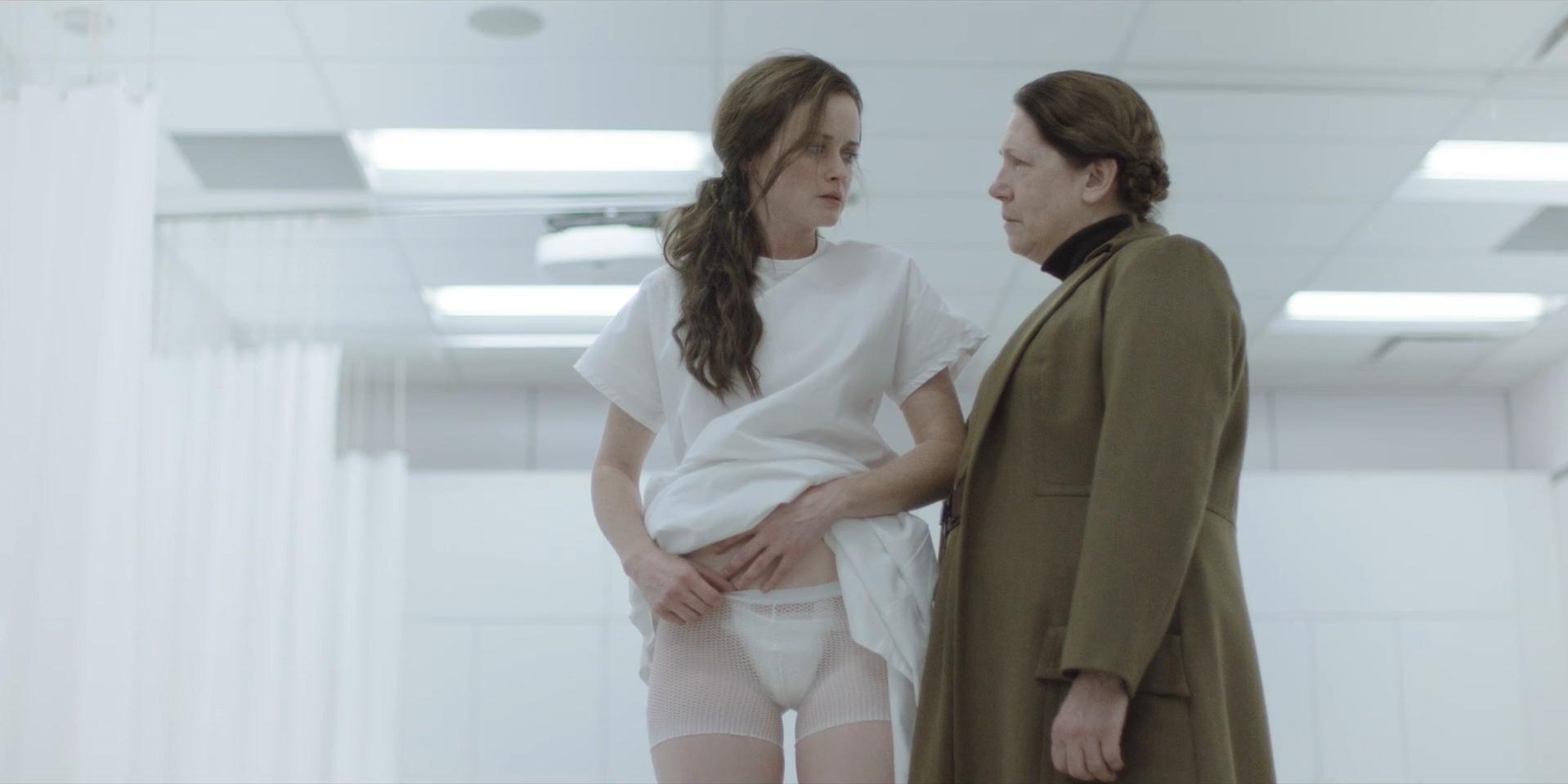 Elisabeth Moss sexy, Alexis Bledel sexy - The Handmaid’s Tale s01e01-04 (2017)