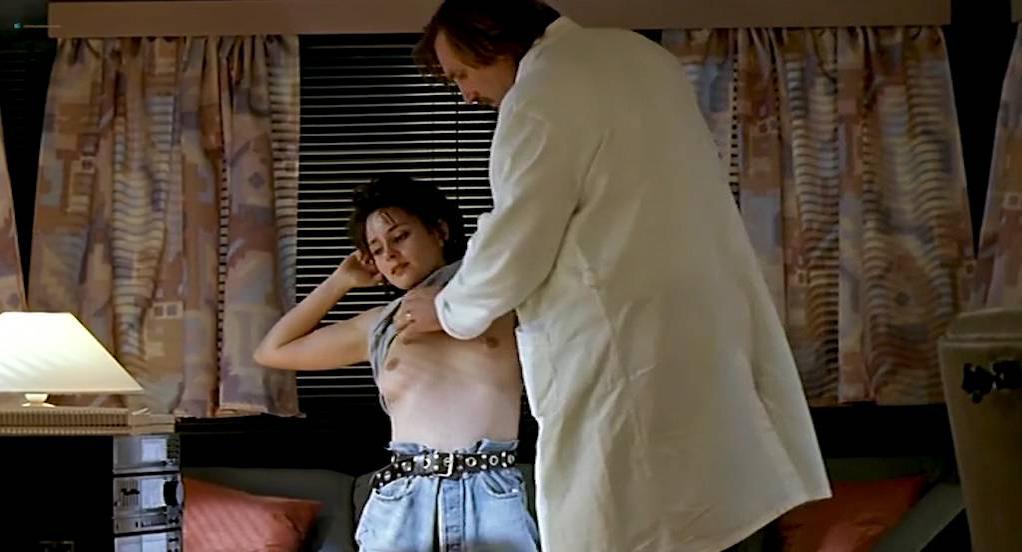 Anouk Grinberg nude, Charlotte Gainsbourg sexy - Merci la vie (1991)