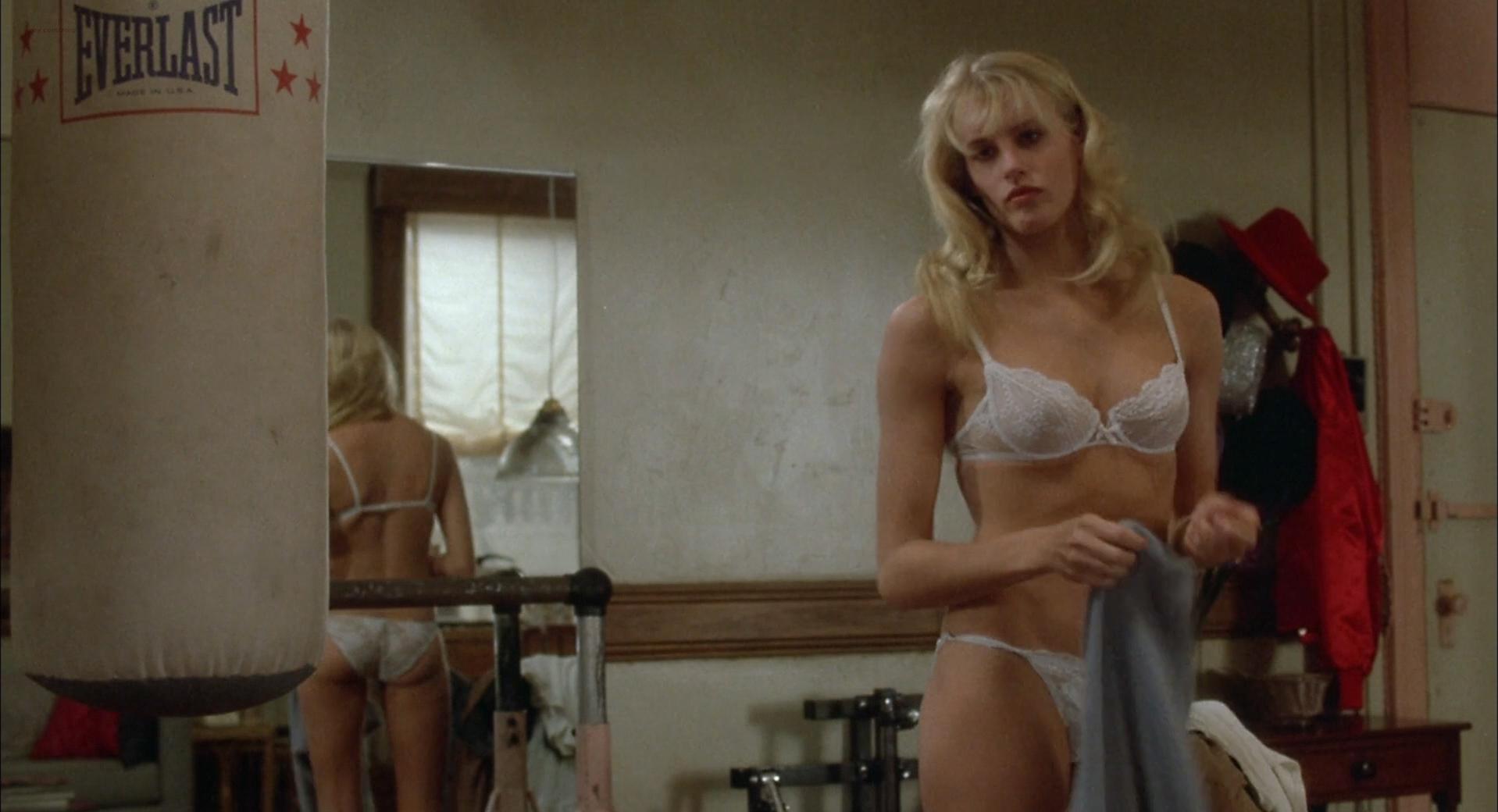 Daryl Hannah sexy - The Pope of Greenwich Village (1984)