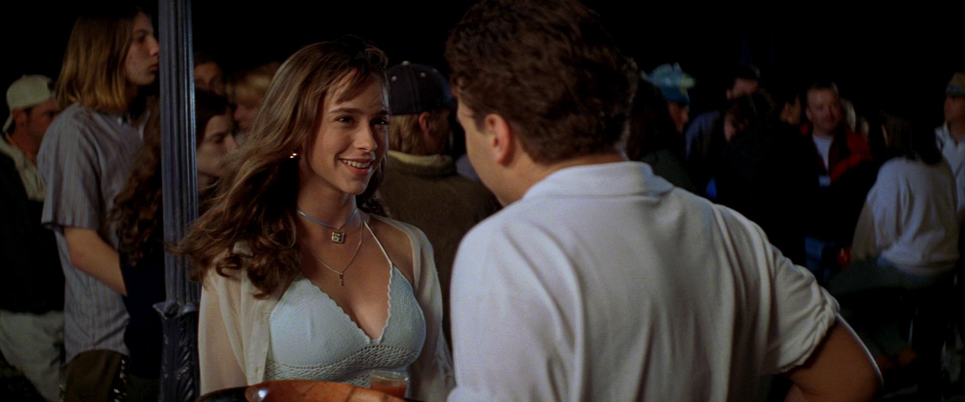 Jennifer Love Hewitt sexy, Sarah Michelle Gellar sexy - I Know What You Did Last Summer (1997)