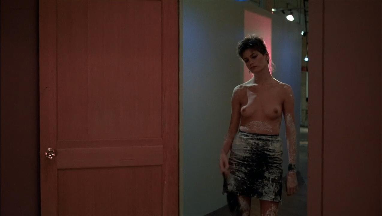 Linda Fiorentino nude, Rosanna Arquette sexy - After Hours (1985)
