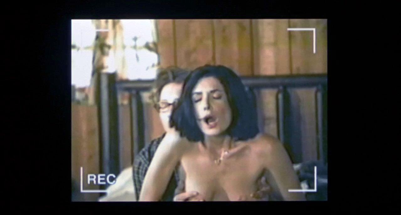 Lara Flynn Boyle nude - Speaking of Sex (2001)