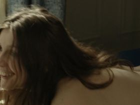 Laetitia Casta nude - Des lendemains qui chantent (2014)