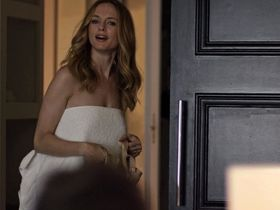 Heather Graham sexy - Flaked s01e03 (2016)