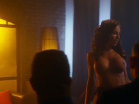 Aria London nude - Vice (2015)