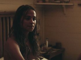 Alicia Vikander sexy - The Light Between Oceans (2016)