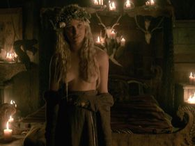 Ida Nielsen nude, Josefin Asplund nude - Vikings s04e18 (2017)