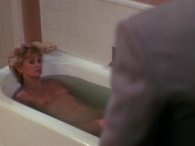 Goldie Hawn nude - Wildcats (1986)