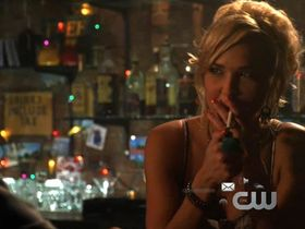 Arielle Kebbel sexy, Shiri Appleby sexy - Life Unexpected s02e01 (2010)