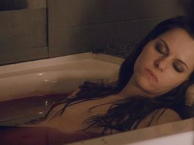 Emily Hampshire nude - Die (2010)