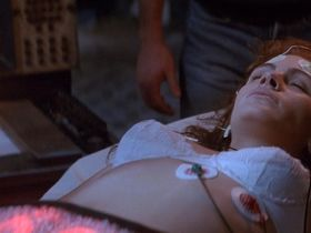 Julia Roberts sexy - Flatliners (1990)