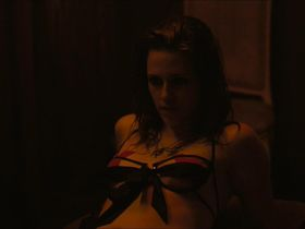 Kristen Stewart sexy - Welcome to the Rileys (2010)