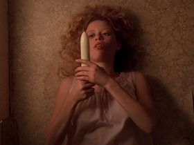 Natasha Lyonne sexy, Marisa Tomei nude - Slums of Beverly Hills (1998)