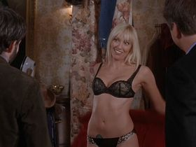 Toni Collette nude, Calista Flockhart sexy - The Last Shot (2004)