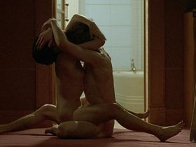 Juliette Binoche nude - Damage (1992)