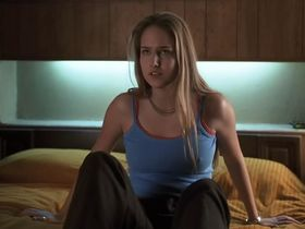 Leelee Sobieski sexy - Joy Ride (2001)