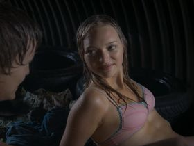 Gemma Ward sexy - The Black Balloon (2008)