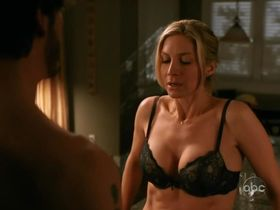 Elizabeth Mitchell sexy - V s02e08 (2011)