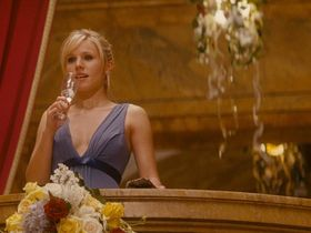 Kristen Bell sexy - When In Rome (2010)