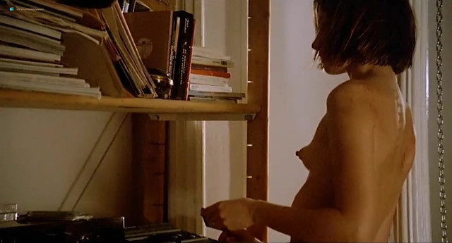 Assumpta Serna nude, Taida Urruzola nude - El jardin secreto (1984)