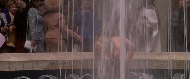 Farrah Fawcett nude - Dr. T and the Women (2000)