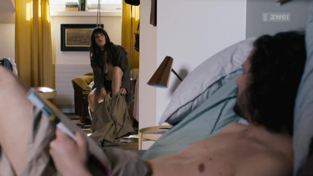 Vera Bommer nude - Seitentriebe S01E04 (2018)