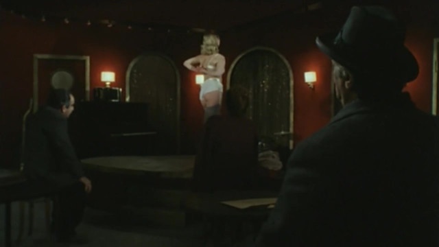 Virginie Robert nude - Maigret S01E04 (1992)