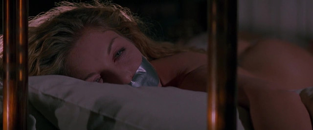 Sheryl Lee nude - Vampires (1998)