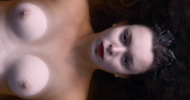 Cosima Bevernaege nude - Pele Mele (2014)