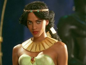 Noémie Lenoir sexy - Asterix & Obelix: Mission Cleopatra (2002)