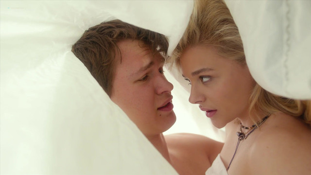 Chloe Grace Moretz sexy - November Criminals (2017)