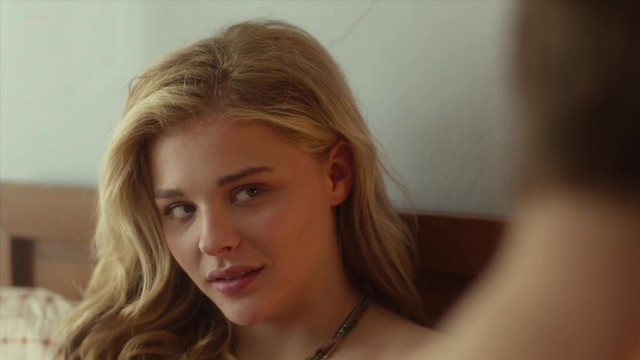 Chloe Grace Moretz sexy - November Criminals (2017)