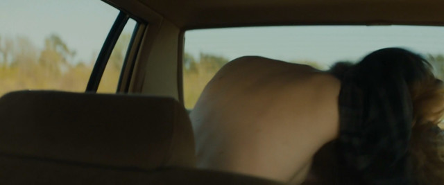 Elle Fanning sexy - Galveston (2018)