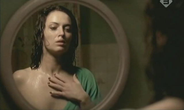 Lydia Andrei nude - Victor... pendant qu'il est trop tard (1998)