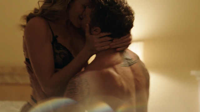 Shantel VanSanten sexy - Shooter s02e01 (2017)