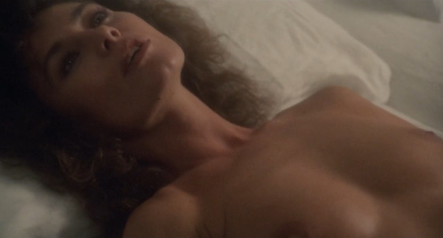 Corinne Clery nude - Il miele del diavolo (1986)